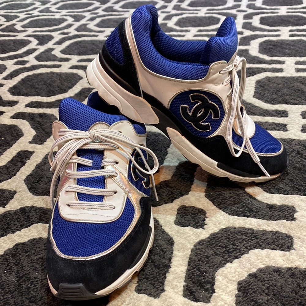 Chanel sneakers size 39